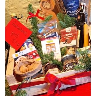 a Geschenkkorb Weihnachten groß